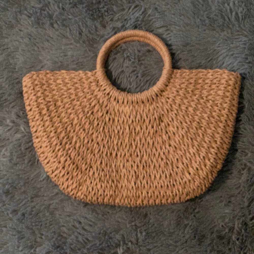 Woven beach bag.